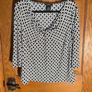 Pale yellow squares with a tie in gathering at bust